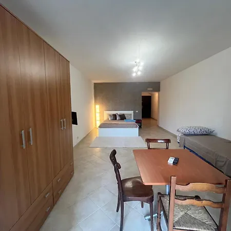 House Tribunali 197 * Nápoly